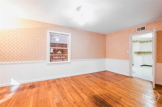 112 E Derenne Avenue, Savannah, GA 31405