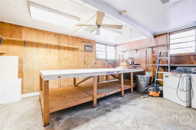 112 E Derenne Avenue, Savannah, GA 31405