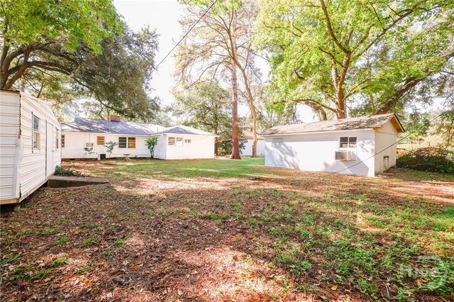 112 E Derenne Avenue, Savannah, GA 31405