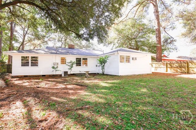 112 E Derenne Avenue, Savannah, GA 31405