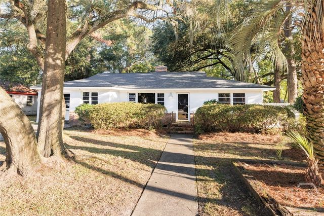 112 E Derenne Avenue, Savannah, GA 31405