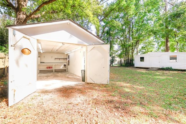 112 E Derenne Avenue, Savannah, GA 31405