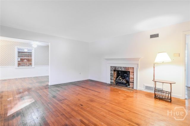 112 E Derenne Avenue, Savannah, GA 31405