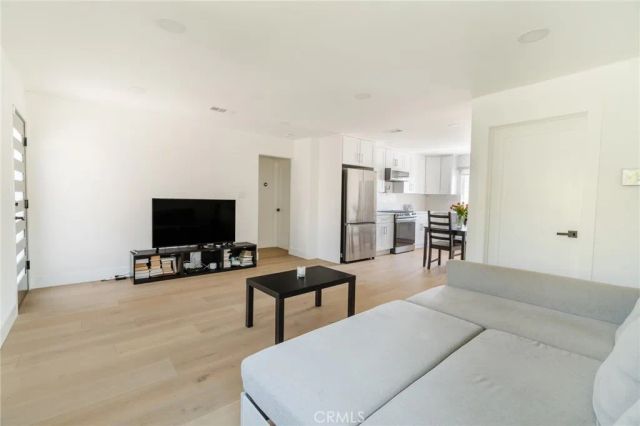 3023 Glendon, Los Angeles, CA 90034