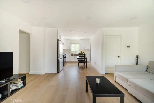 3023 Glendon, Los Angeles, CA 90034