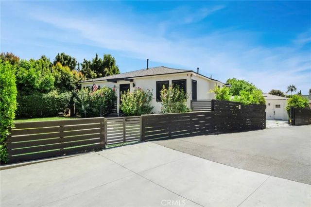 3023 Glendon, Los Angeles, CA 90034