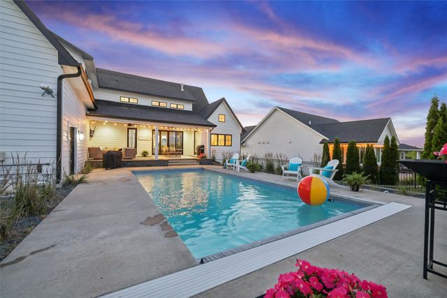 17448 Aurora Drive, Clive, IA 50325