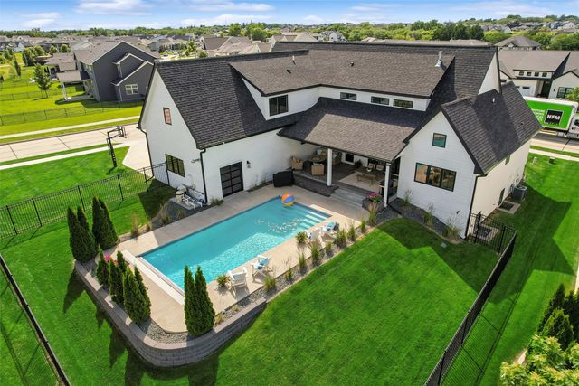 17448 Aurora Drive, Clive, IA 50325