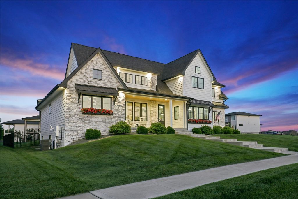 17448 Aurora Drive, Clive, IA 50325