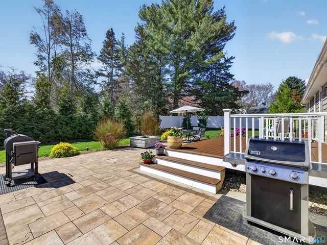 41 Sunnybrook Lane, Clinton, CT 06413