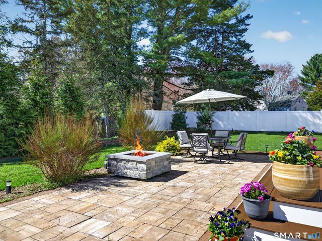 41 Sunnybrook Lane, Clinton, CT 06413