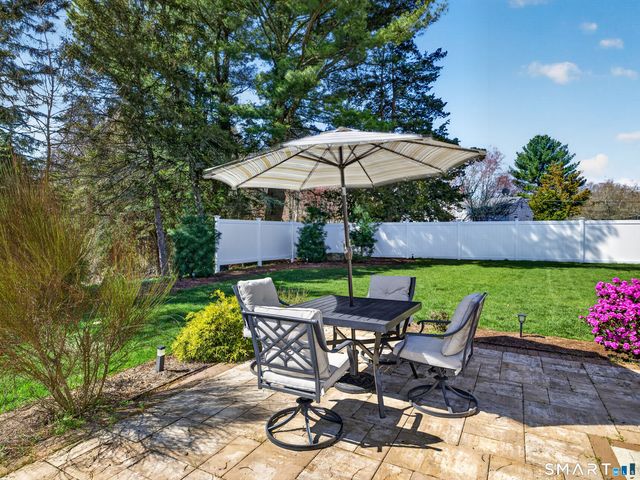 41 Sunnybrook Lane, Clinton, CT 06413