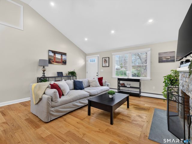 41 Sunnybrook Lane, Clinton, CT 06413