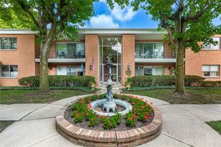 1001 Far Hills Avenue 3, Oakwood, OH 45419