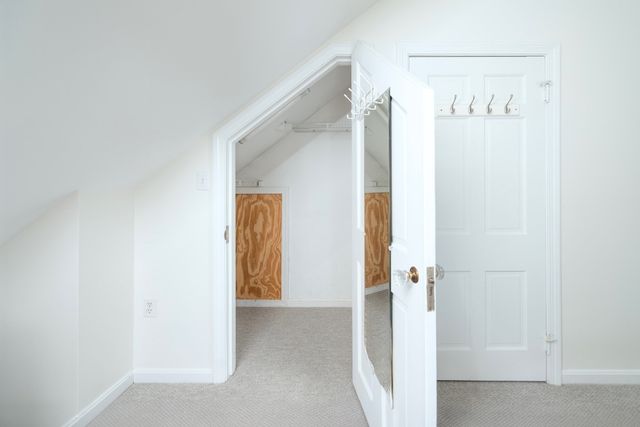 7 Pilgrim Rd, Reading, MA 01867