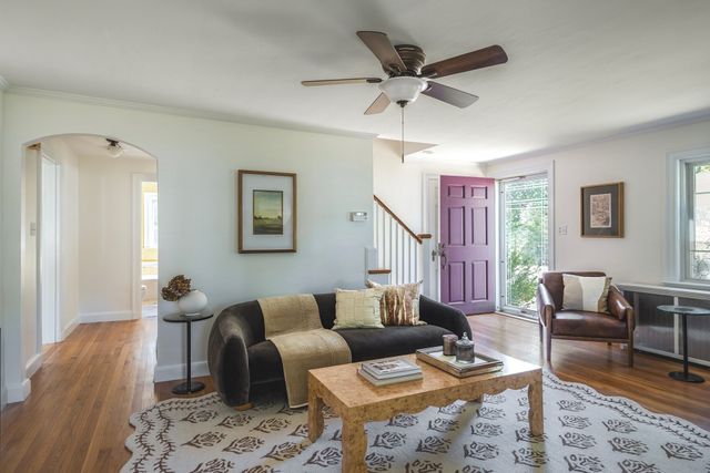 7 Pilgrim Rd, Reading, MA 01867
