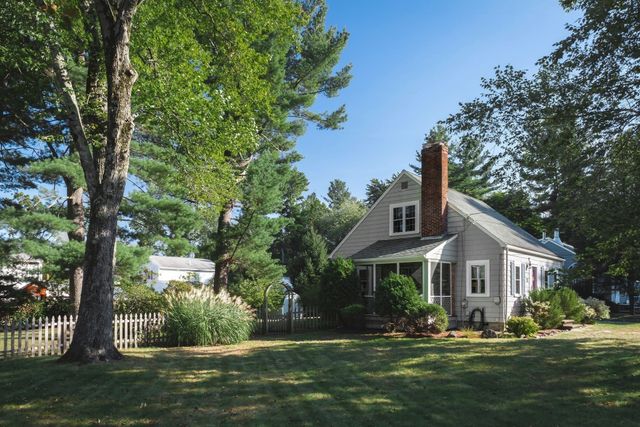 7 Pilgrim Rd, Reading, MA 01867