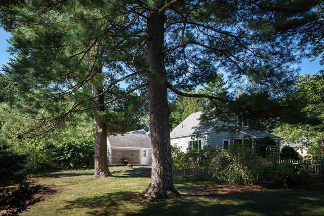 7 Pilgrim Rd, Reading, MA 01867
