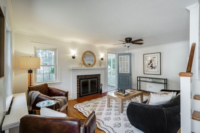 7 Pilgrim Rd, Reading, MA 01867