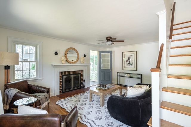 7 Pilgrim Rd, Reading, MA 01867