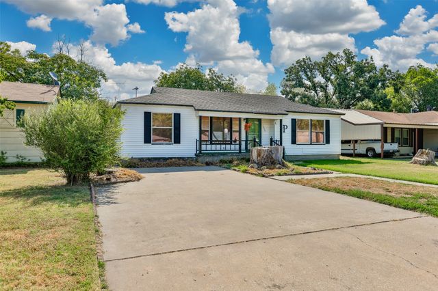 1206 N Morris Street, Gainesville, TX 76240