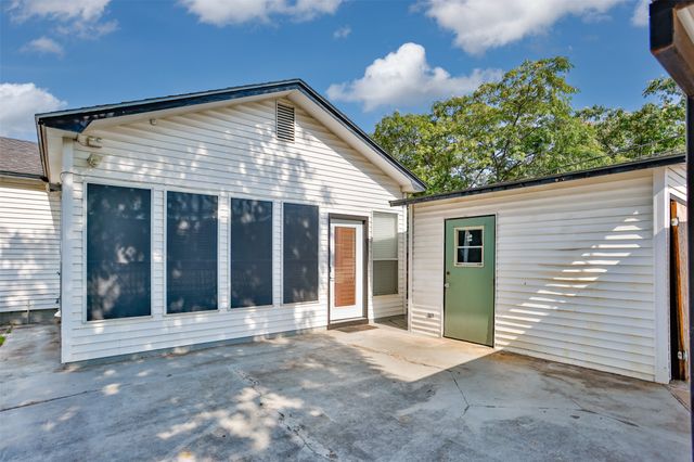 1206 N Morris Street, Gainesville, TX 76240