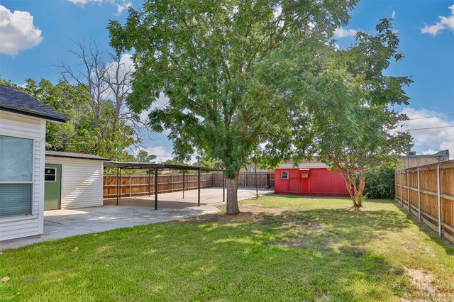 1206 N Morris Street, Gainesville, TX 76240