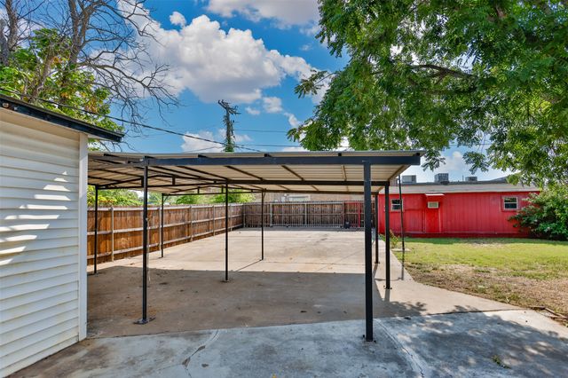 1206 N Morris Street, Gainesville, TX 76240