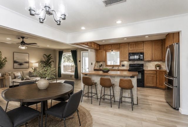 1206 N Morris Street, Gainesville, TX 76240