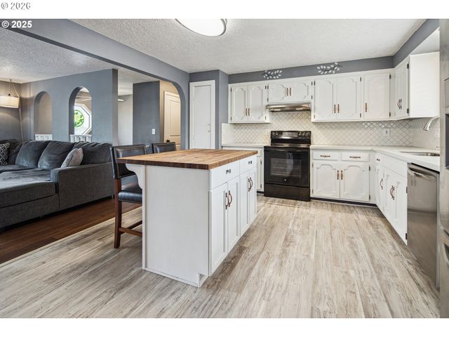 3780 Se 21ST Dr, Gresham, OR 97080