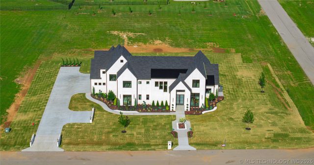 10989 S 218th East Avenue, Broken Arrow, OK 74014