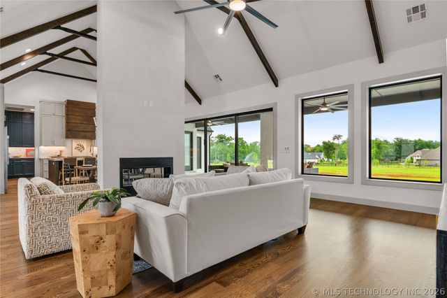 10989 S 218th East Avenue, Broken Arrow, OK 74014