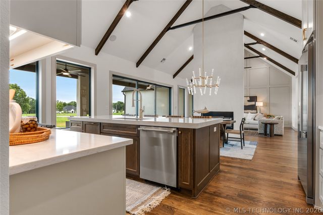 10989 S 218th East Avenue, Broken Arrow, OK 74014