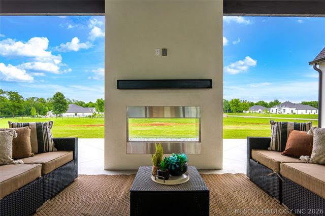 10989 S 218th East Avenue, Broken Arrow, OK 74014