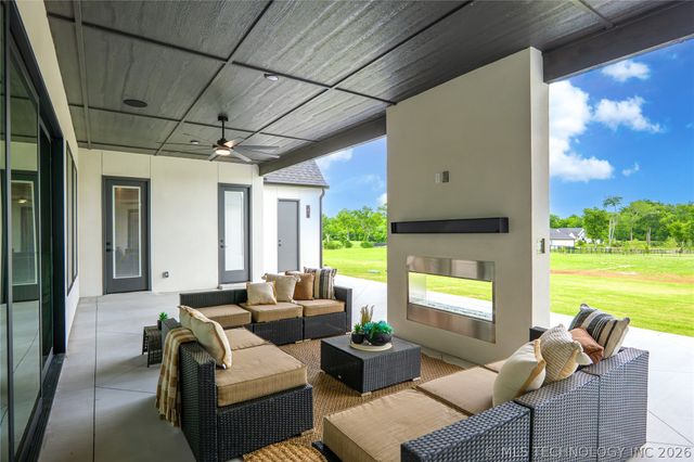 10989 S 218th East Avenue, Broken Arrow, OK 74014