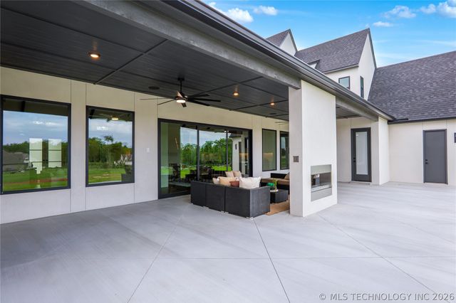 10989 S 218th East Avenue, Broken Arrow, OK 74014