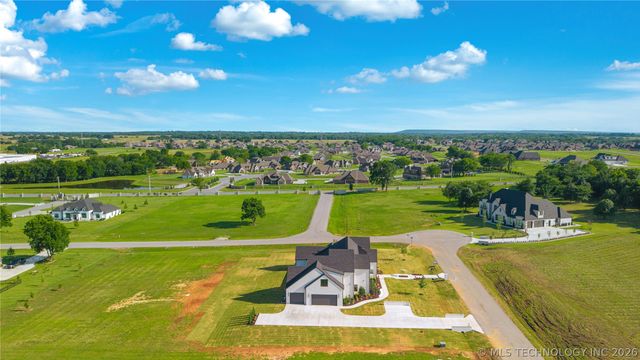 10989 S 218th East Avenue, Broken Arrow, OK 74014