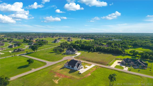 10989 S 218th East Avenue, Broken Arrow, OK 74014
