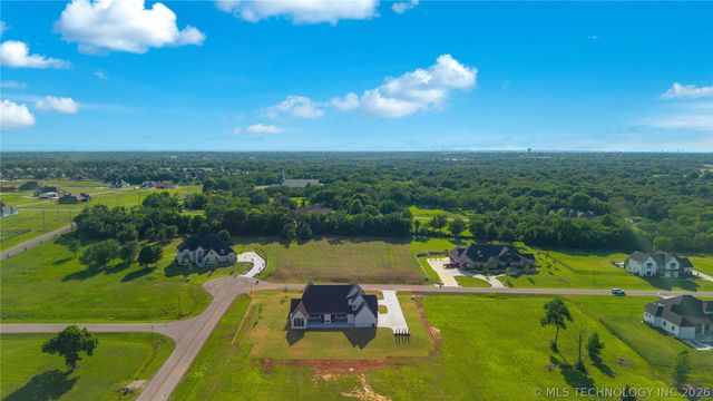 10989 S 218th East Avenue, Broken Arrow, OK 74014