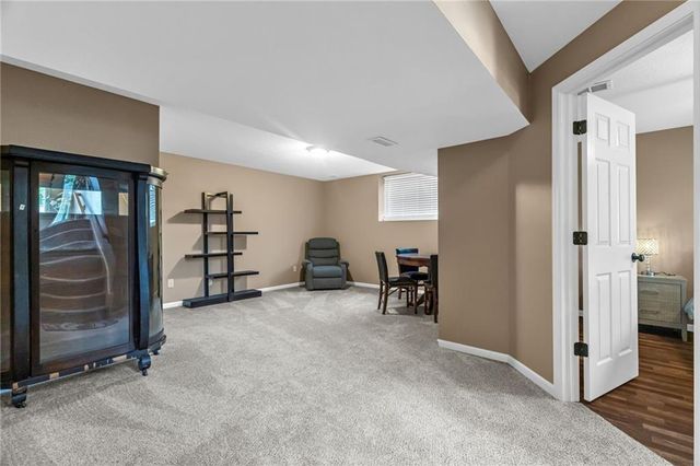 623 S Kisner Drive, Independence, MO 64056