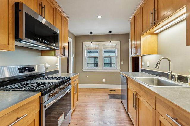 529 Saratoga Street S, Saint Paul, MN 55116