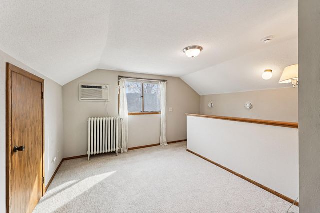 529 Saratoga Street S, Saint Paul, MN 55116