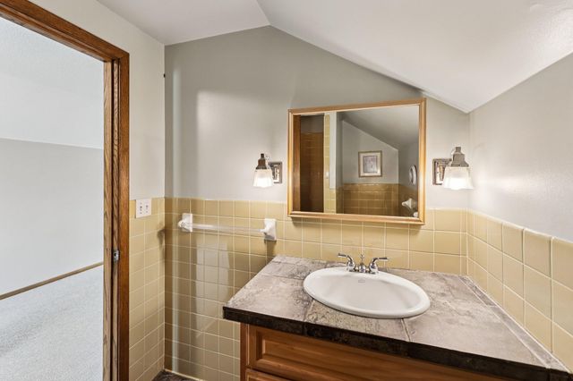 529 Saratoga Street S, Saint Paul, MN 55116