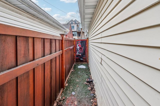 529 Saratoga Street S, Saint Paul, MN 55116