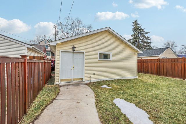 529 Saratoga Street S, Saint Paul, MN 55116