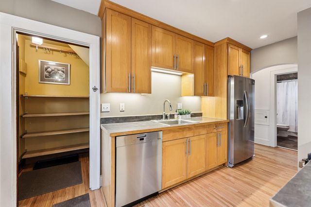 529 Saratoga Street S, Saint Paul, MN 55116