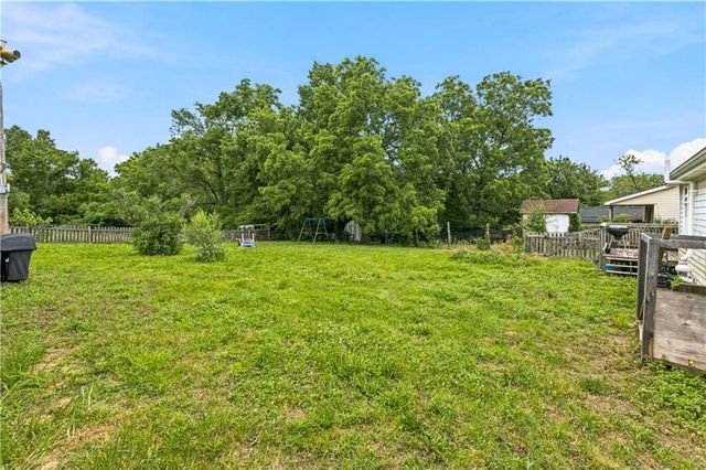 104 W 4th Street, Freeman, MO 64746