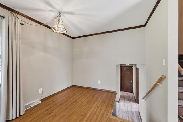 S77W25205 National AVENUE, Waukesha, WI 53189