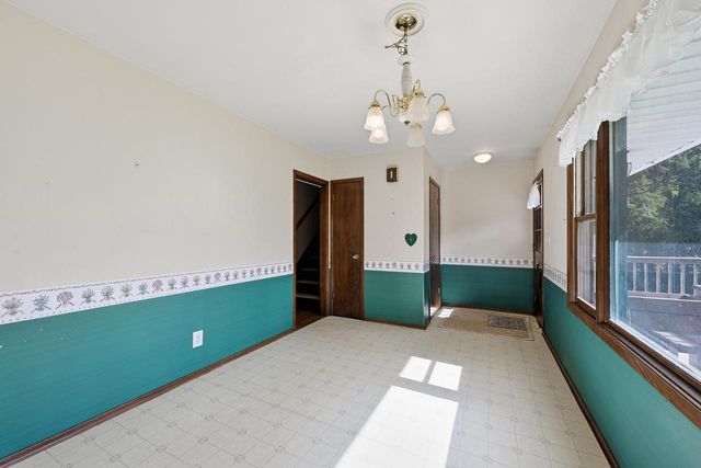 S77W25205 National AVENUE, Waukesha, WI 53189