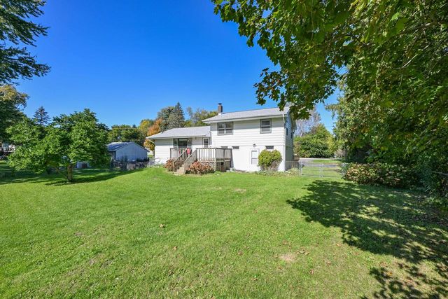 S77W25205 National AVENUE, Waukesha, WI 53189